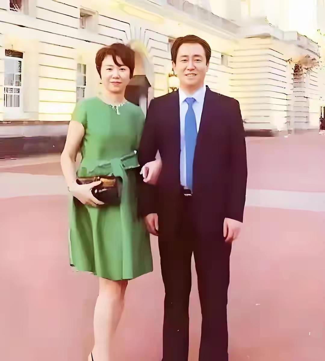 恒大许家印及两个儿子被判刑，现在最忐忑的可能是许家印的前妻丁玉梅，许家印家族资产