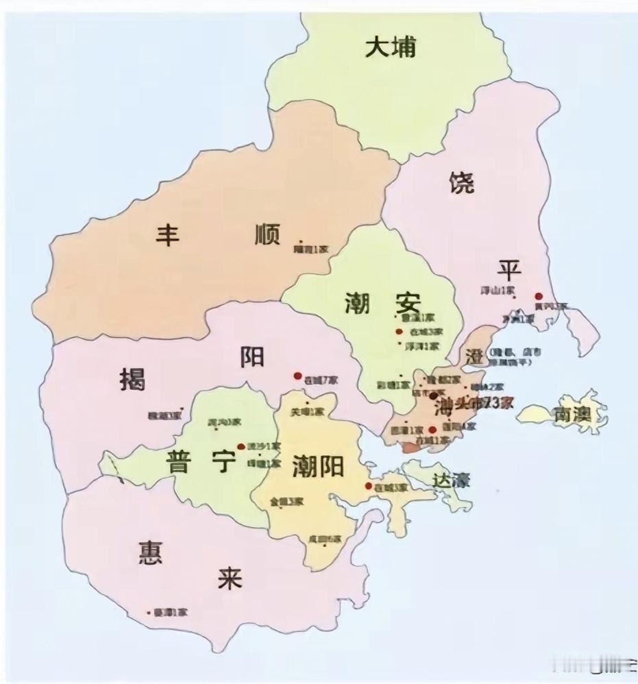 这二幅地图都是广东省东部同一个区域，这个区域范围之内一共有九个县。一辐地图是广