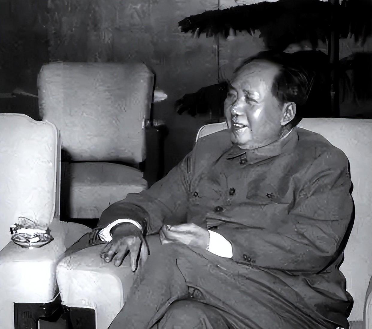 毛主席生活里在自己身上“抠”到了极致，但在国家大事上，又“狂”得让人拍案叫绝。