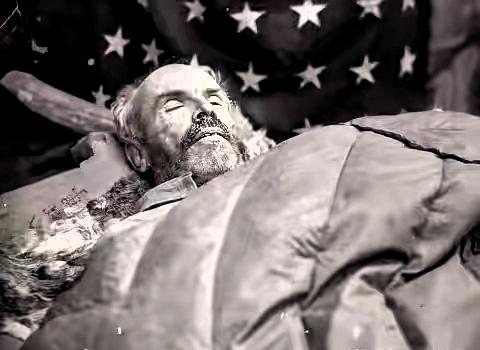 对于白求恩，我们宣传的都是他如何高尚、如何伟大，但却很少有人知道，他为什么会不远