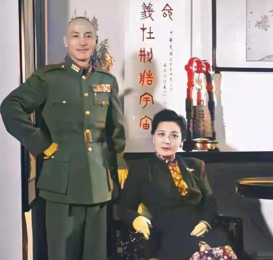 中国在民国时期为啥被日本人打的那么惨，杀了几千万，其实罪魁祸首就是蒋介石