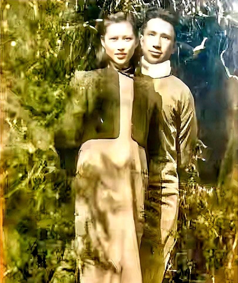 15岁离家,她叫“楚青”。1938年的扬州姑娘,把旗袍换成灰布军装,算盘珠子