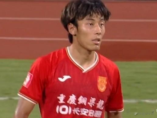 北京国安计划回购和晓强…本赛季在左后卫的位置上可以说蒙哥马利一直在试验，从最开始