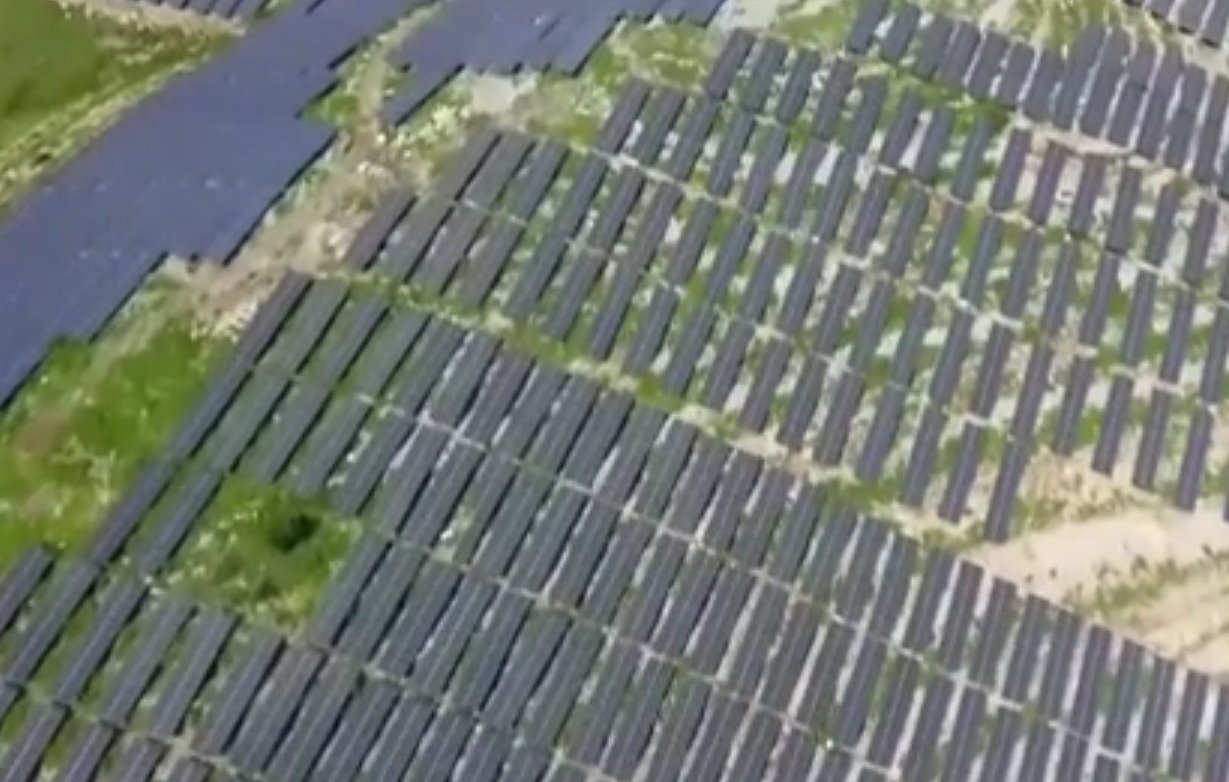 截至2025年上半年, 贵州电网新能源装机容量突破3000万千瓦大关