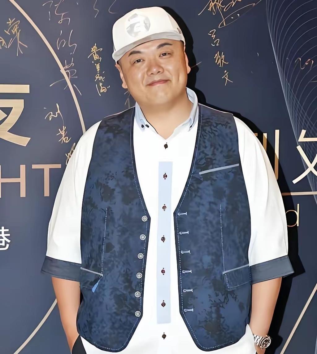 2026年，记者问林子聪:“你在香港有房吗？”林子聪摇头:“没有。”记者不解:“