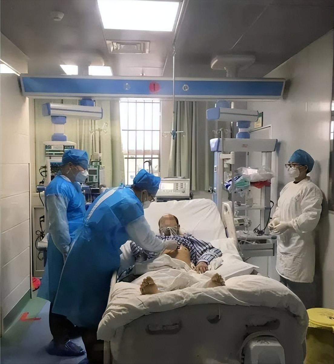 金钱再次打败亲情！北京的李先生常年饱受肝癌病痛折磨，病情发展到晚期后，身体
