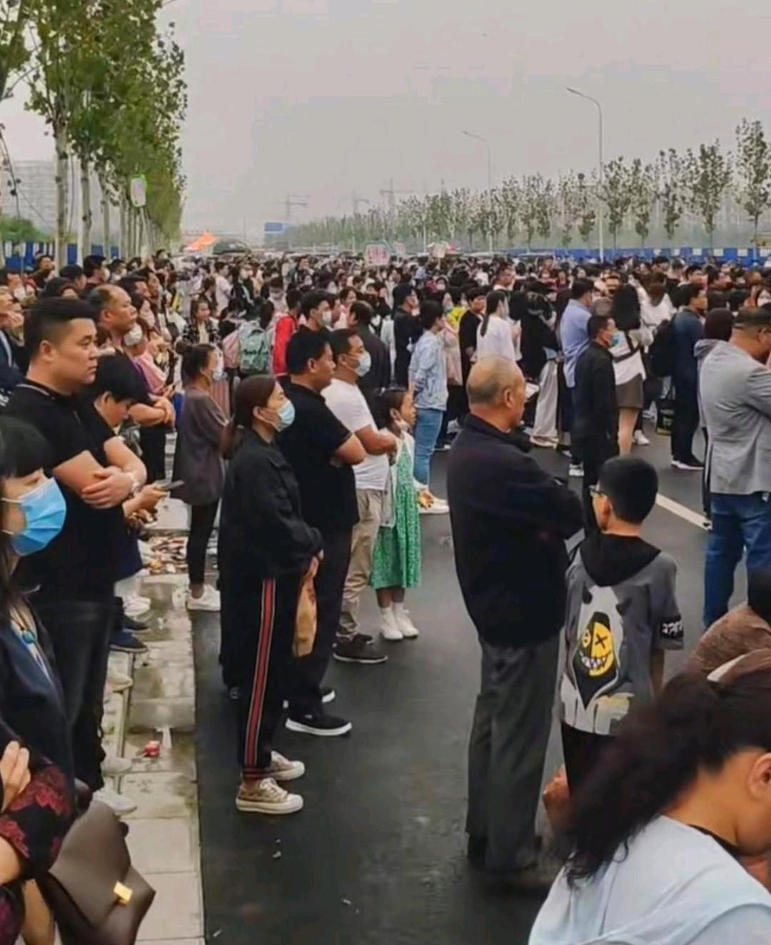 咱们国内这么安全，家长为何天天去接孩子？