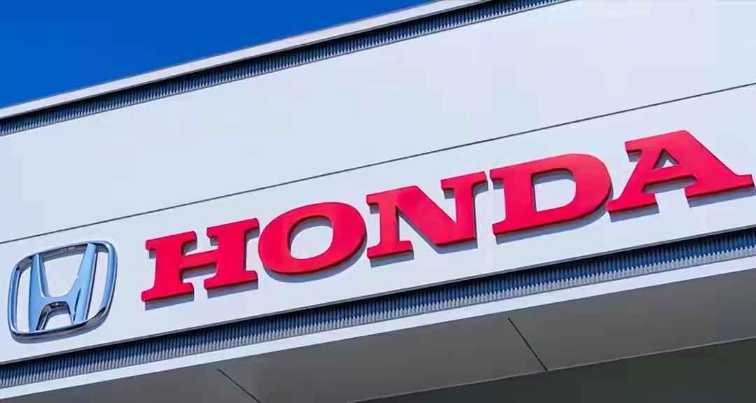 很多人到现在都不信：本田会走到这一步。69年头一回亏钱，社长鞠躬道歉，未来两