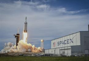全世界都被马斯克骗了！6月12日，就在SpaceX以1.77万亿美元估值正式敲钟