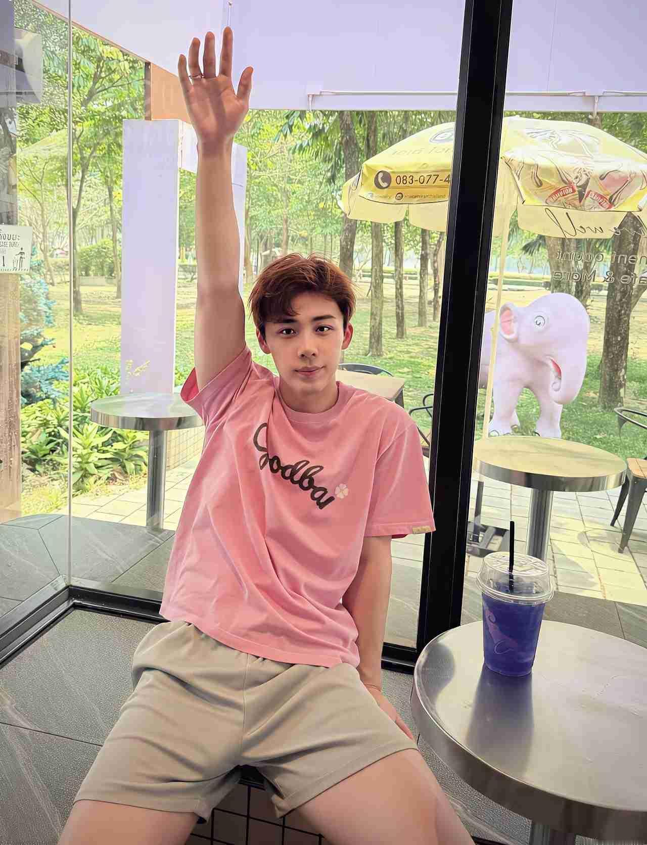 我的今日状态：🏝️旅行度假我这里的天气：🌈雨过天晴