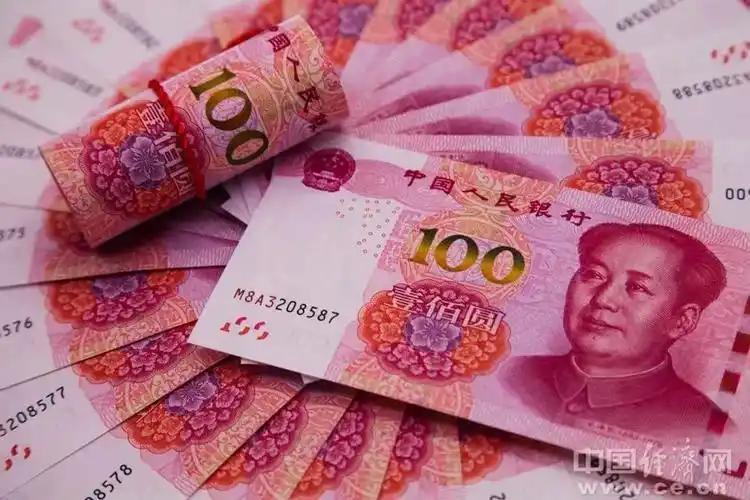 2025年4月以来，人民币汇率呈现稳步走强态势，人民币中间价从7.2附近升至6.