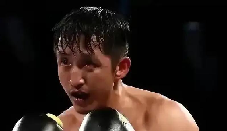 邹市明你别糊涂了！你当年站在台上，那是真风光，出场费动辄2000多万。2次