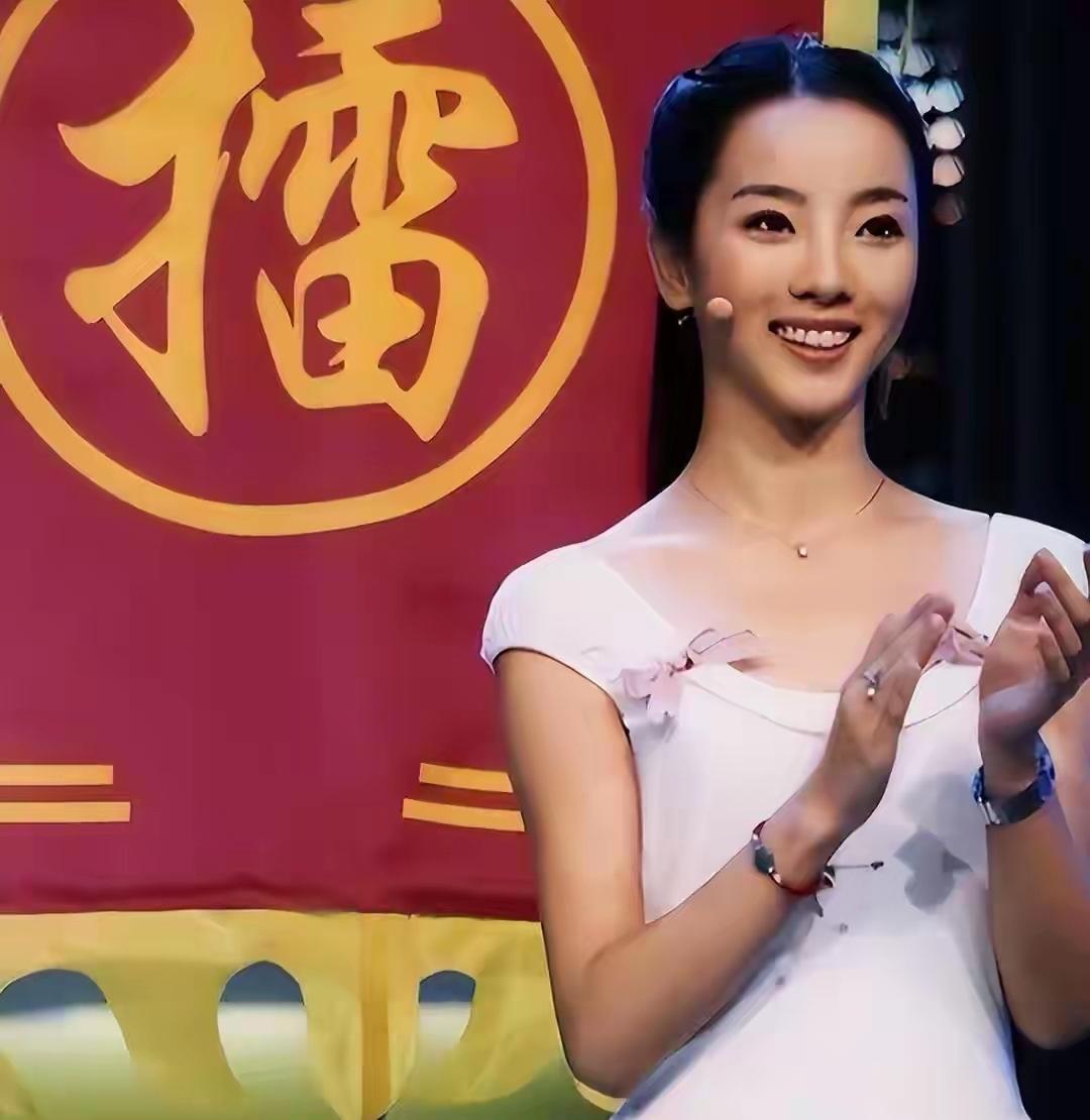 任鲁豫：离开央视两年，变化很大。李思思：当时很多人惋惜，也有人质疑我冲动。任
