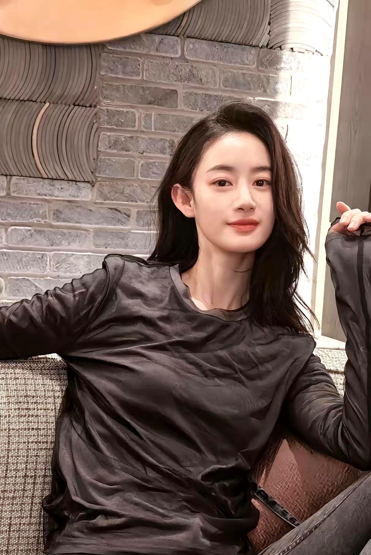 谁懂啊郭晓婷演的配角直接把主线按在地上摩擦看最近的纯真年代的爱情她演寒