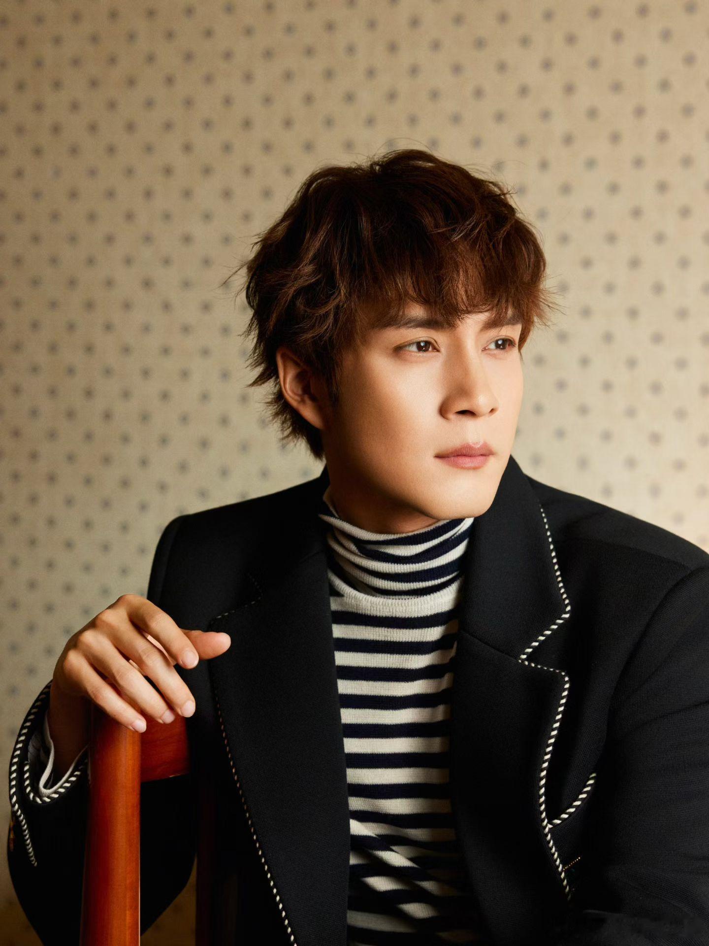 韩东君这身很帅很帅