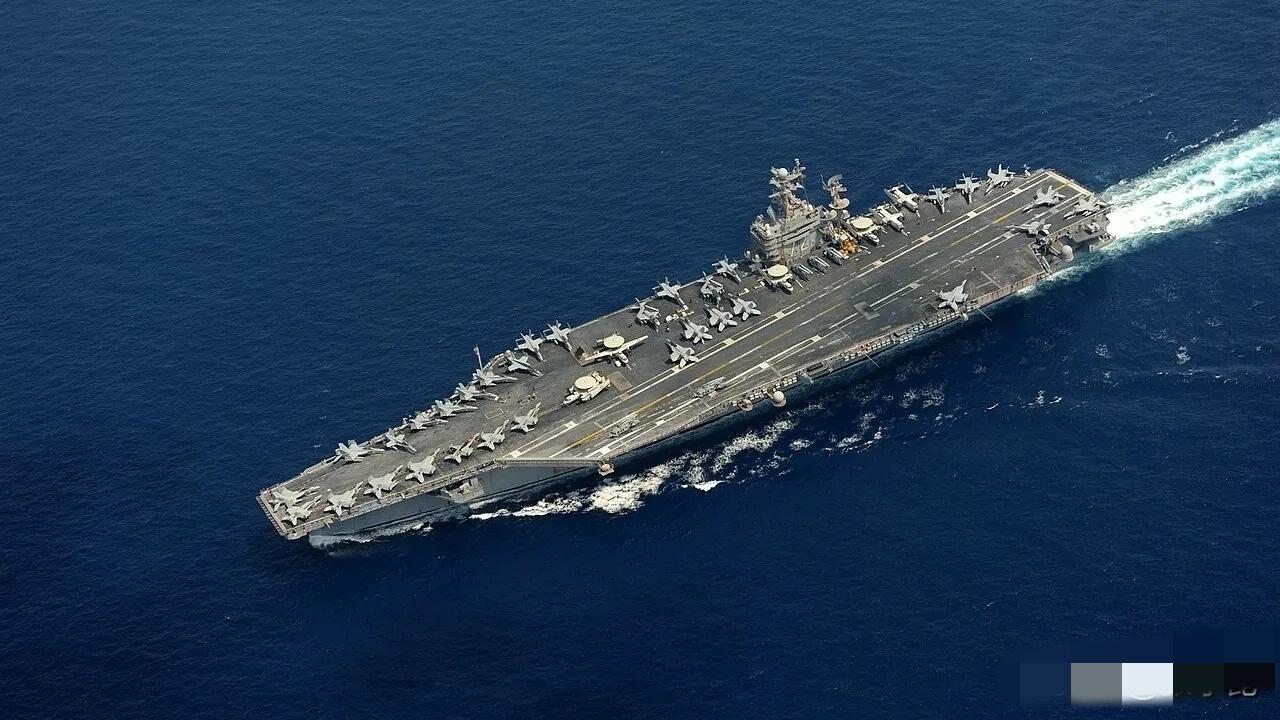 突发新闻：美国官员刚刚对半岛电视台表示：美国“亚伯拉罕·林肯”号航空母舰遭到伊朗