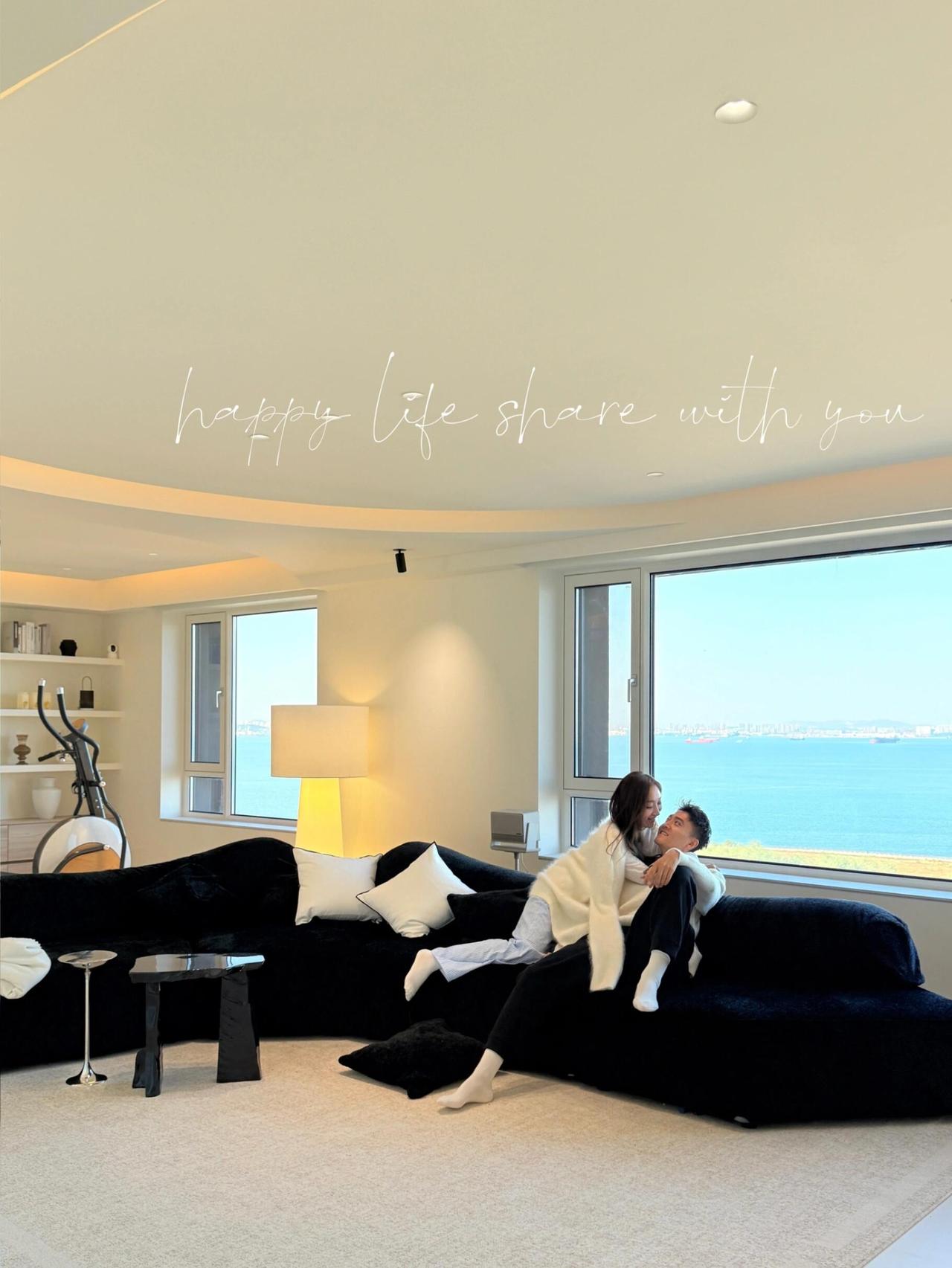 从图1到图18，每一张照片背后，都是整整十年的奔赴。2014年的大学校园里，