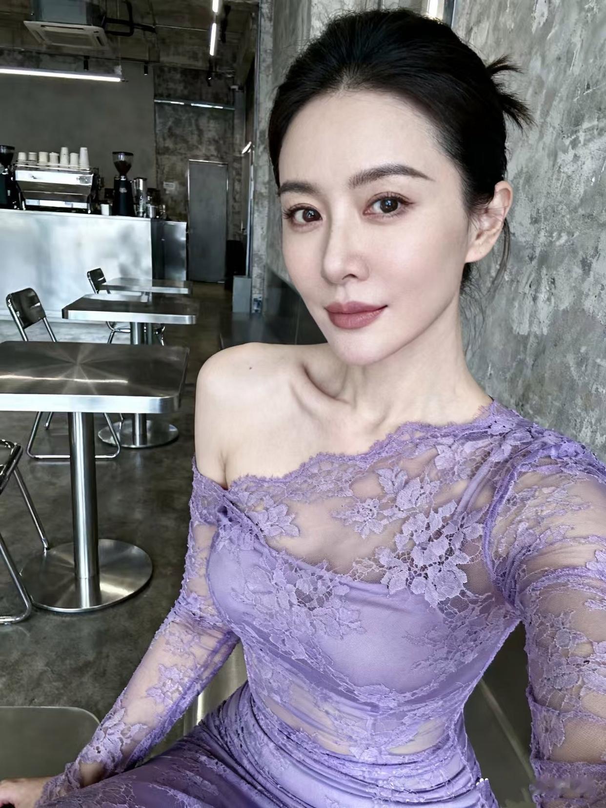 三十多岁的温柔人妻