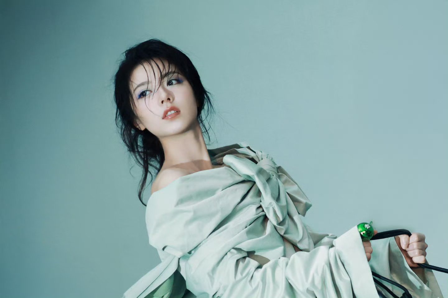 赵今麦赵今麦奇妙世界芭莎封面大片​​​