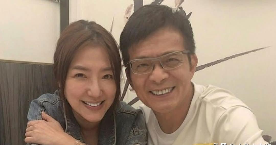 别再传了。63岁的黄日华，把老友任达华一句“黄昏恋”的玩笑，用最决绝的方式，彻底