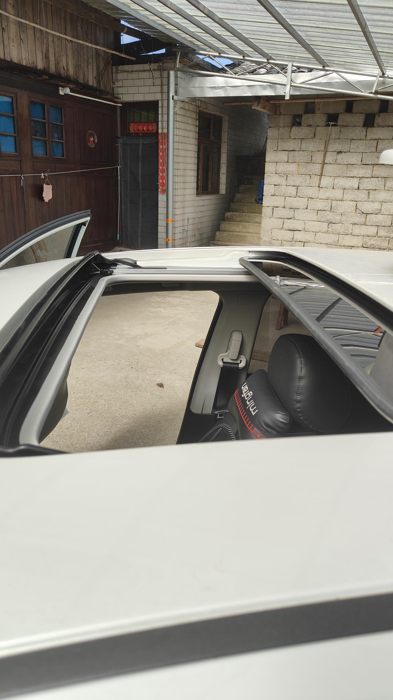 为什么天窗还有一截一直进不去啊到底为什么