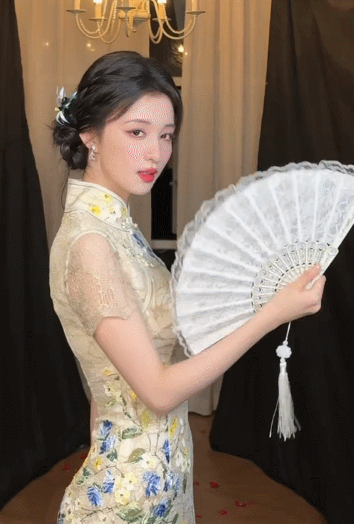 王楚然这个腰臀比太绝了吧王楚然这个身材在女明星可以拍TOP3的吧[并不简单]​