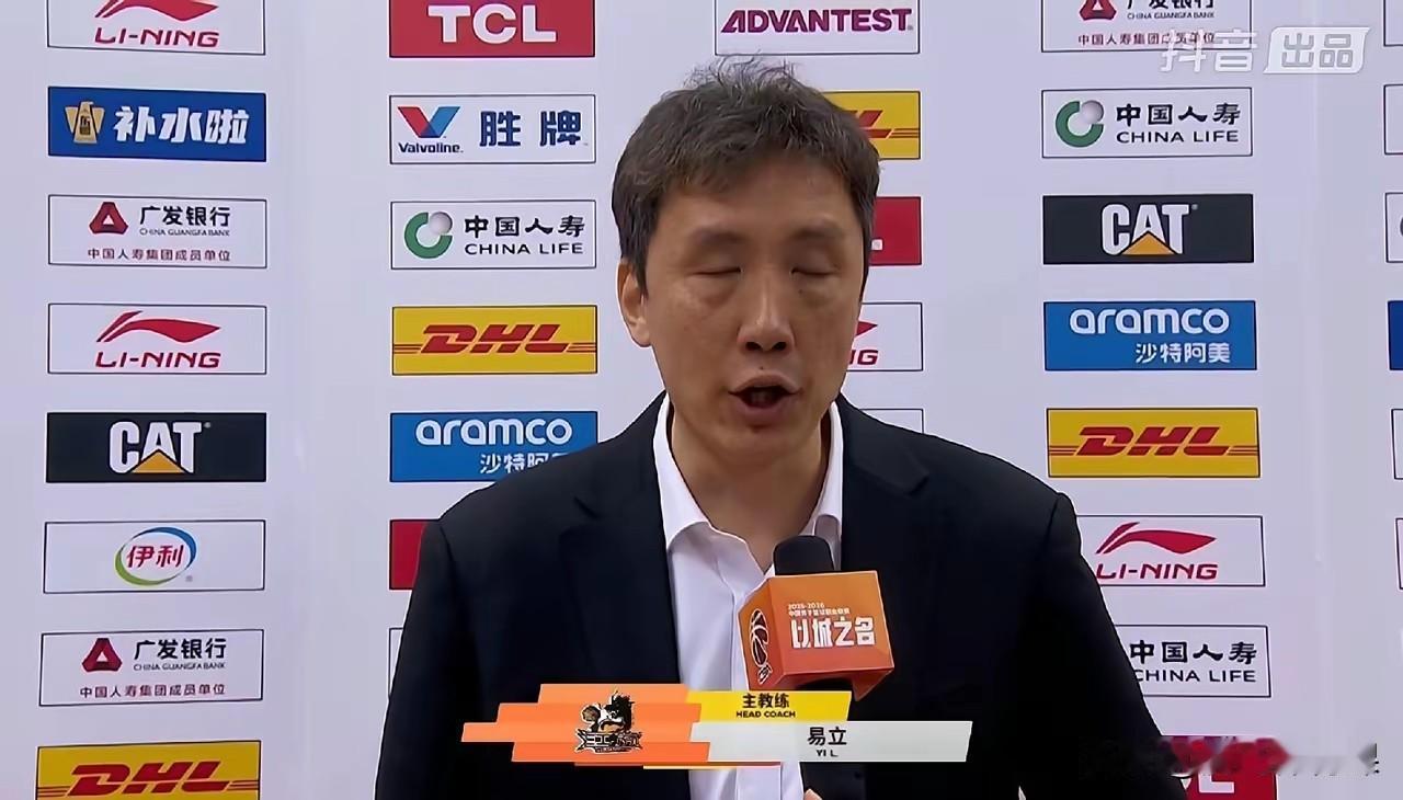 江苏主场加时赛106:101击败山东，赛后易立:他是一名真正的战士。CBA常