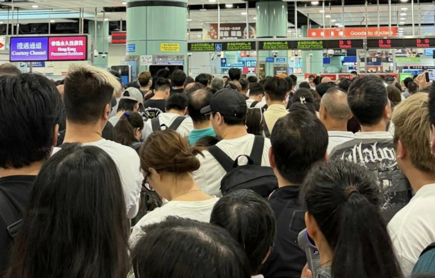 香港人这么快就不愿意周末北上消费了？根据《点新闻》报道，最近不少港友发帖，说不再