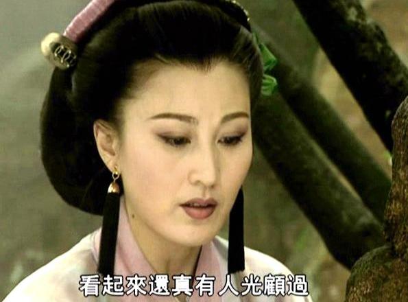 难怪岳夫人会自杀，你看她落入魔教色鬼手里后，经历了什么咱就是说，金庸老爷子写