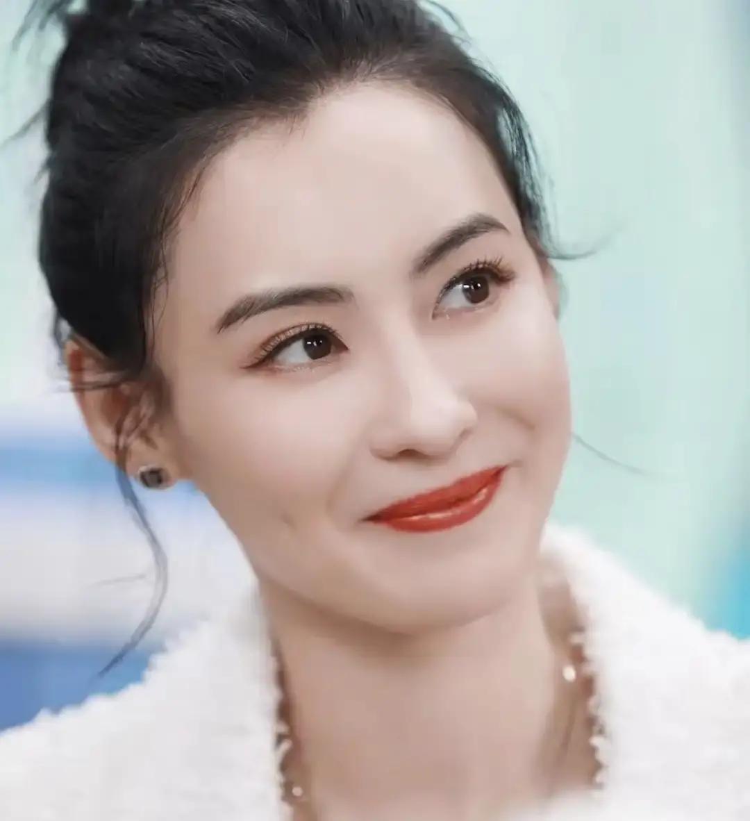 很多人总觉得张柏芝这几年不结婚，是不是心里还装着谢霆锋，或者被上一段感情伤透了不