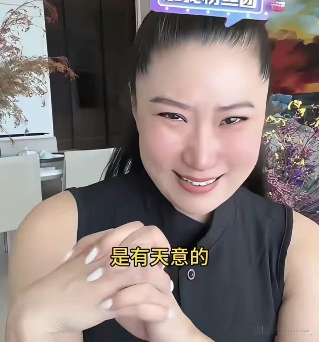谢贤走后，Coco再度现身悼念。视频里她掩面痛哭，鞠躬时身体都在发抖，说自己好几