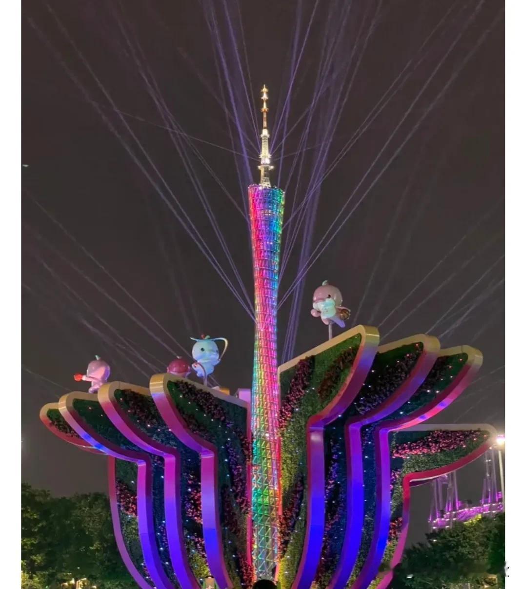 广州，不愧是“食在广州，玩在广州”。这里美食如云，茶餐厅多如牛毛，我吃过市内四五