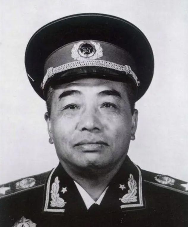 59年彭总申请搬出中南海时，毛主席是何态度？主席暗中关照了一下“老彭，你倒是