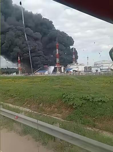 为什么这种声音突然间消失了？乌克兰为了打击俄罗斯，第一波次