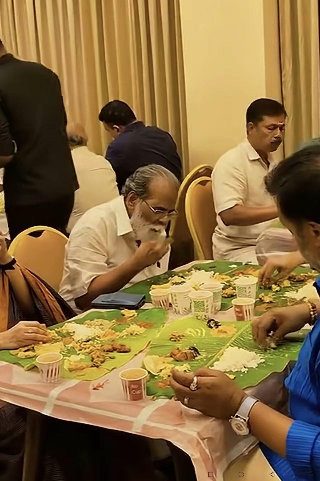 印度人吃饭真是看不懂！如果你去印度旅游，在餐馆里或住的宾馆里吃这样的餐食，你吃的