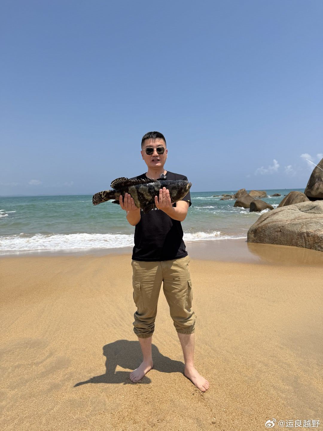 2026第一季浪迹江湖·海南荒野盛宴。发现一片无人海滩，渔民刚下船的野生斑，9斤