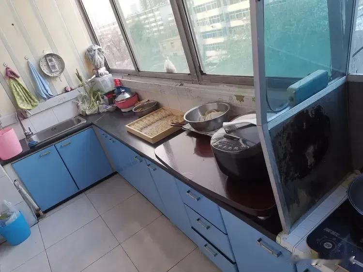 有一套旧房子是2000年以前建的，在老城区，在曾经规划拆迁范围，后来搁置下来。房