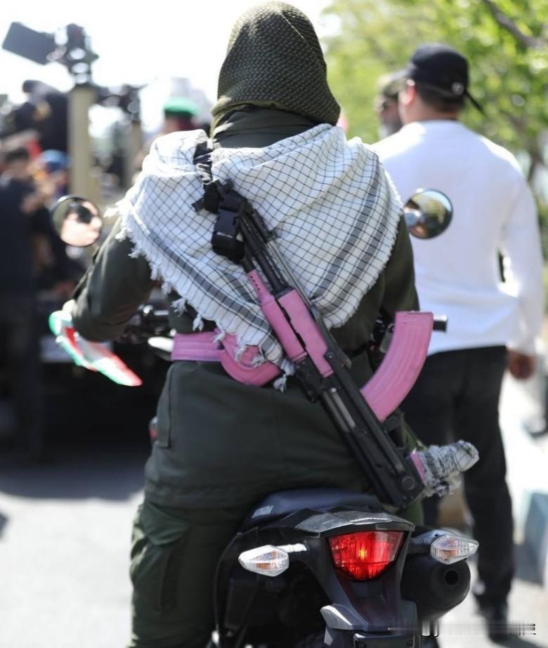 伊朗女性似乎对紫色特别偏爱！