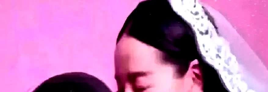 一觉醒来董洁天塌了。不是潘粤明要跟她复婚了，也不是她又传出绯闻了，而是她