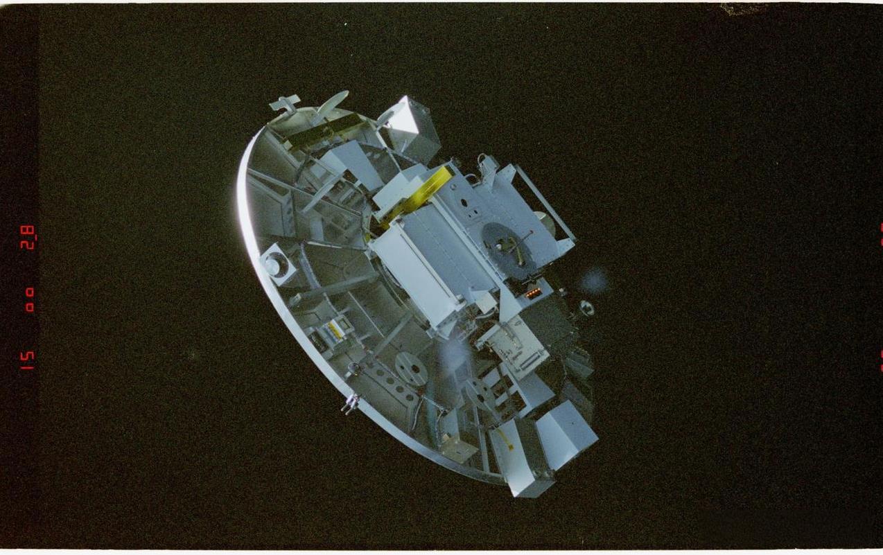 1996年美国在地球轨道上拍到的“碟状飞行物”！是外星人的探测器吗？想多了，看