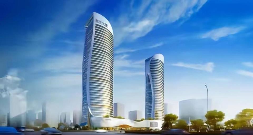 青岛融发大厦装幕墙，明年投用稳了！今天坐13号线过大珠山站，往窗外一瞅差点认