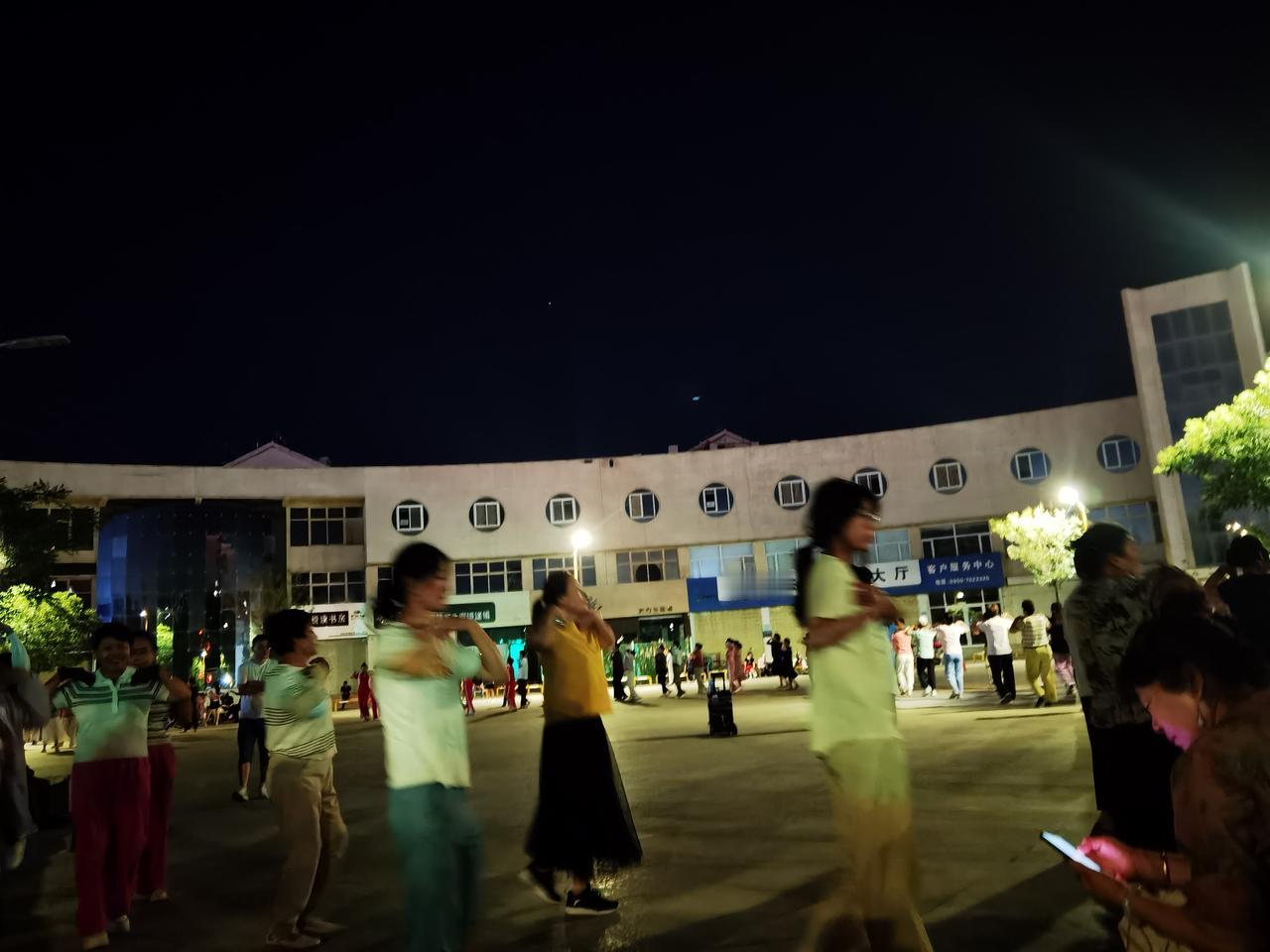 有200万存款的家庭能不能算中产阶级现在周围人都在议论，谁谁步入了中产阶级，谁