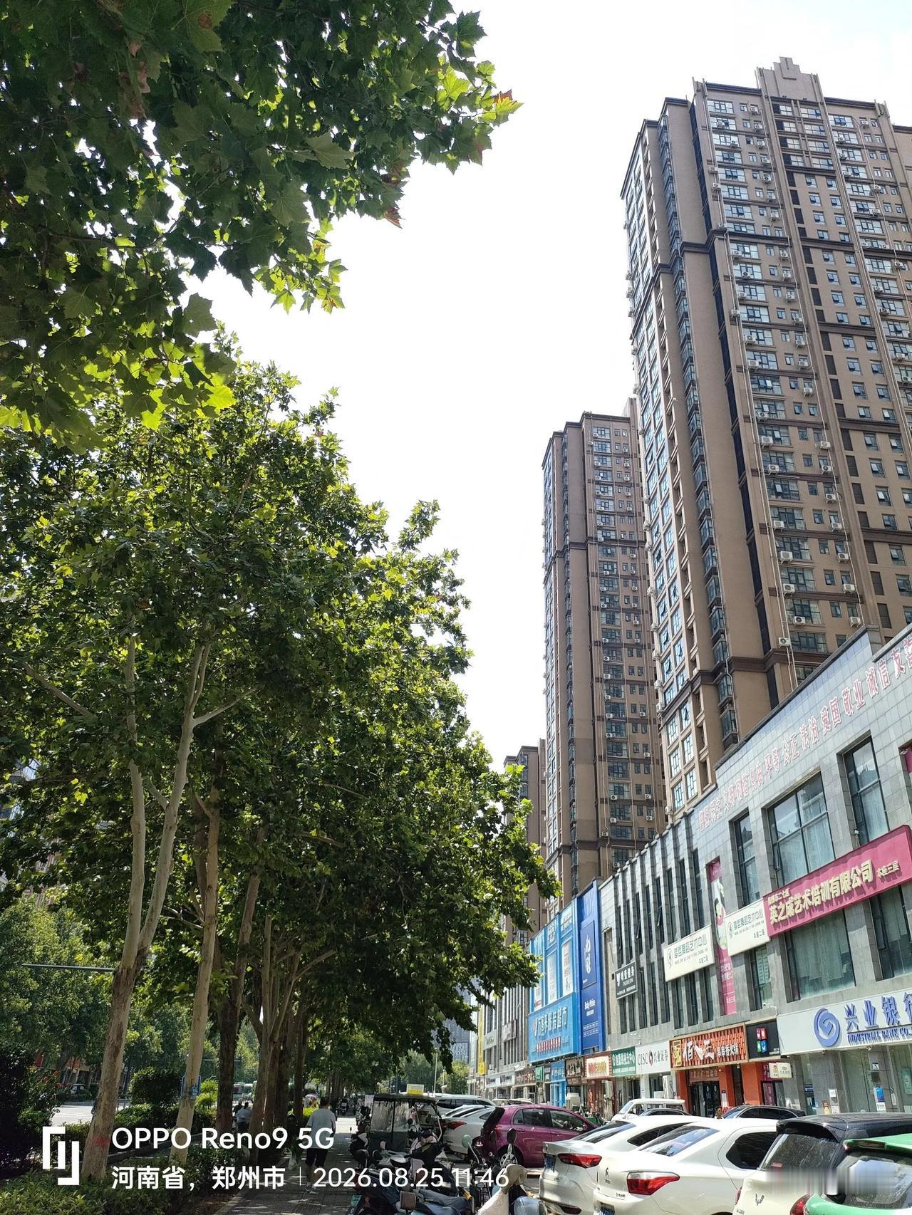 花80万买的铺子，现在每月3000块都没人租我邻居小王今天和我聊起他最近的