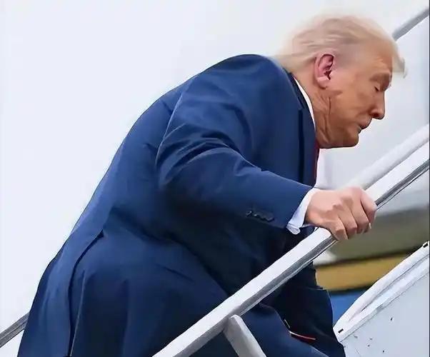 钱再多有什么用？79岁身家525亿的特朗普，他有私人波音757，内饰甚至是黄金，