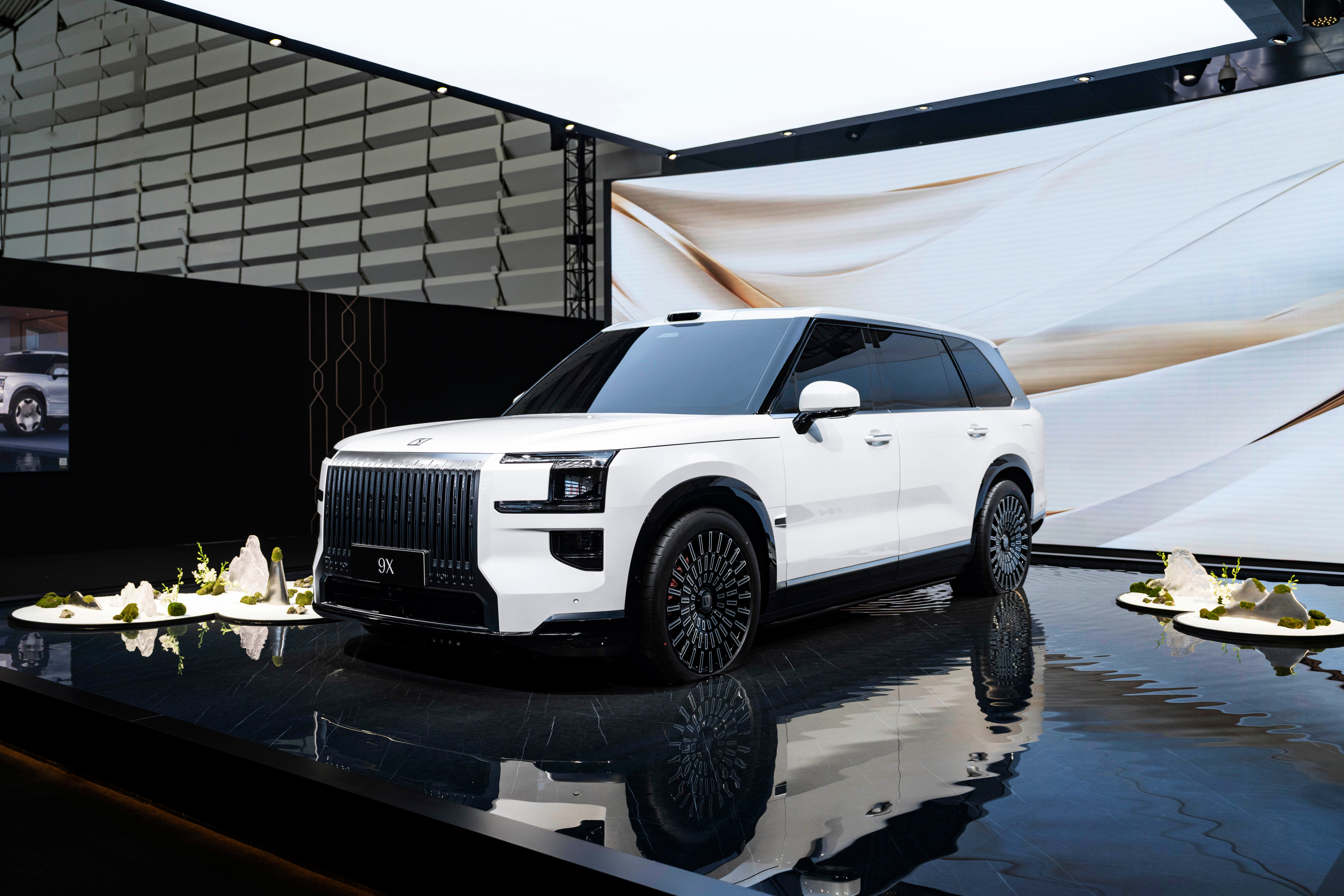 极氪9X重新定义旗舰SUV感觉极氪7X和9X完全是没有任何关系的两台车[笑cry