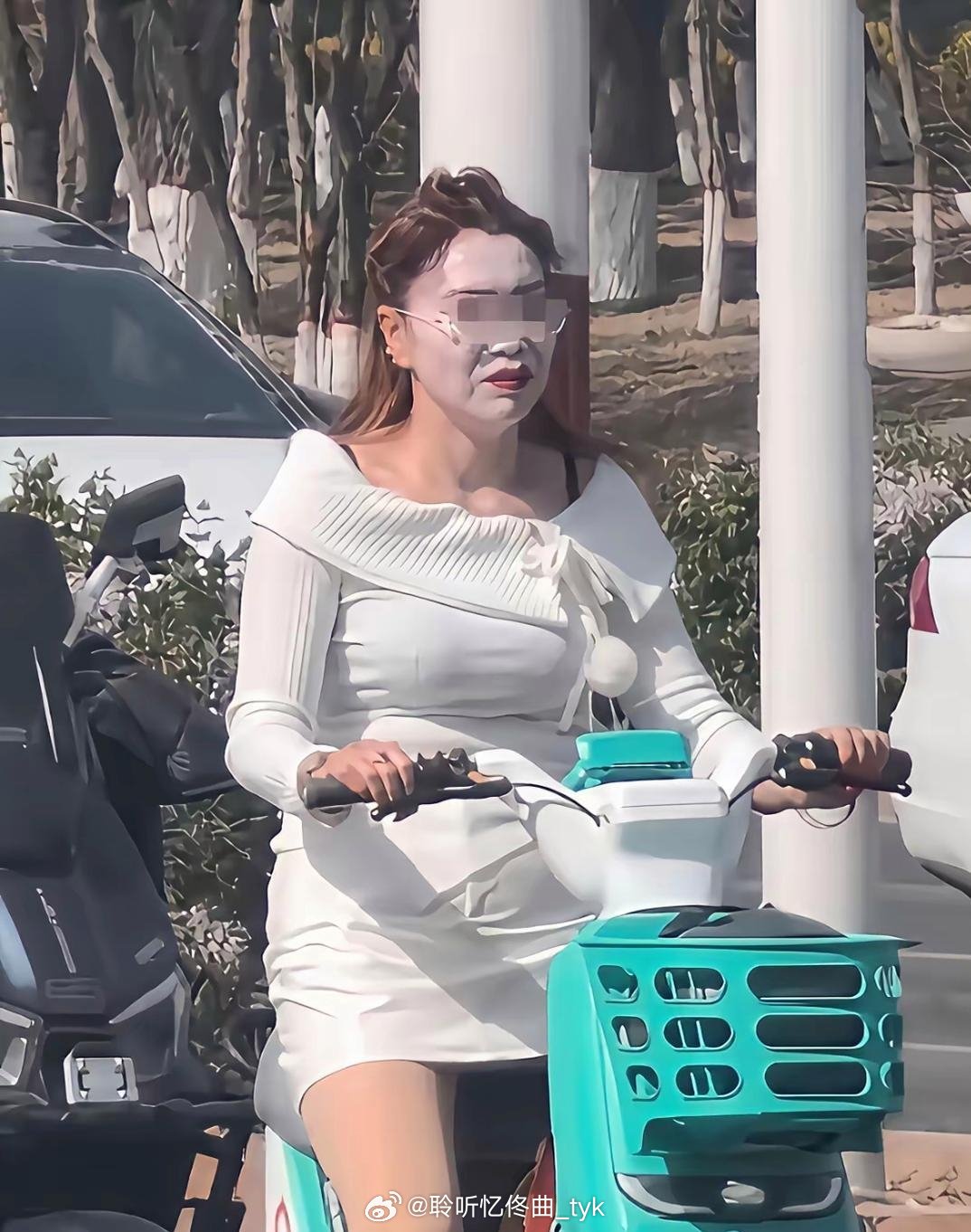 大姐，这腻子肯定是正品！难道没人告诉你，有点吓人呀！