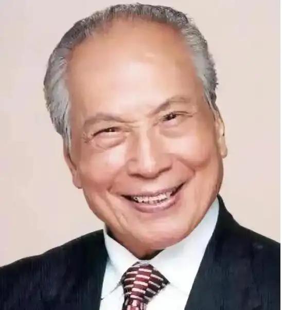 1964年，曹达华在澳门赌场一夜间输光全部身家，整整三个亿，放到今天差不多相当于