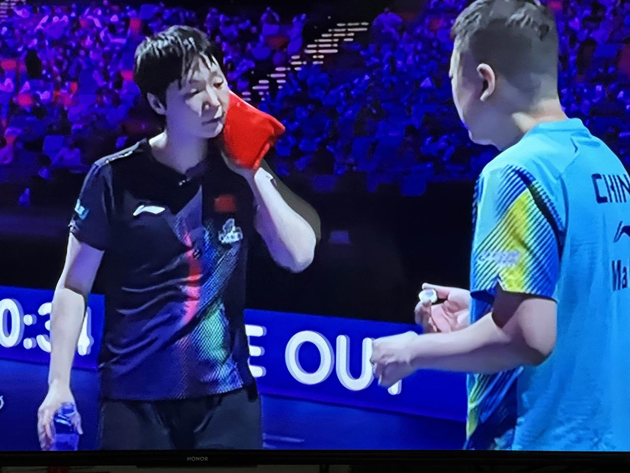 马琳这个暂停叫得太及时了！半决赛，积分排名世界第二的王蔓昱对阵韩国名将申裕斌