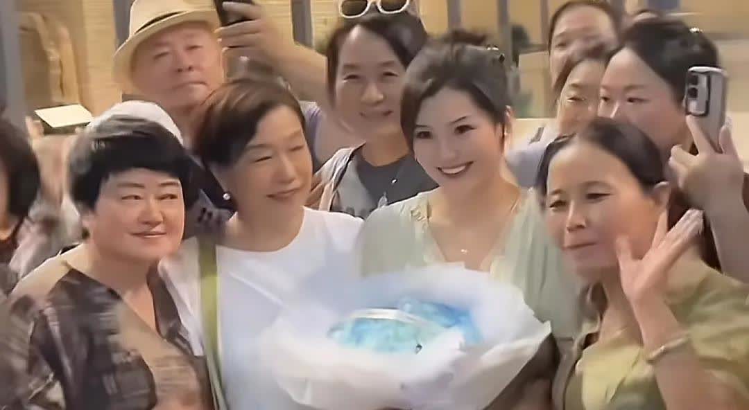 真替盼盼担心最近盼盼去了宇辉的新账号兰知春序主要是播一期暑假节目游知万物