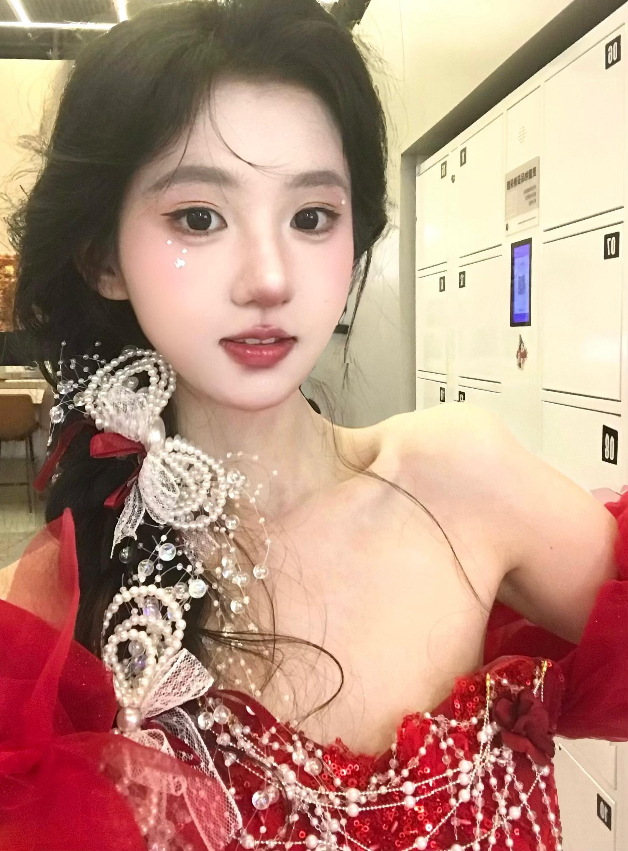 妈妈说我今天超好看，提前预制圣诞写真～又当上公主了，圣诞写真来拍照了拍照姿势，圣